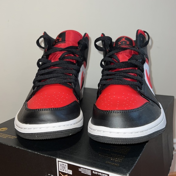 Mens Air Jordan 1 Mid - Picture 4 of 10